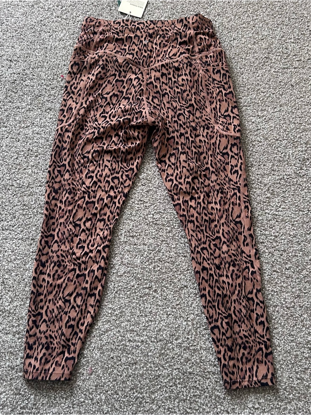 NWT Halara 7/8 Cheetah Print Legging - Picture 4 of 5